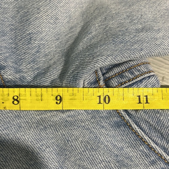 Levi’s premium denim shorts - Picture 7 of 8